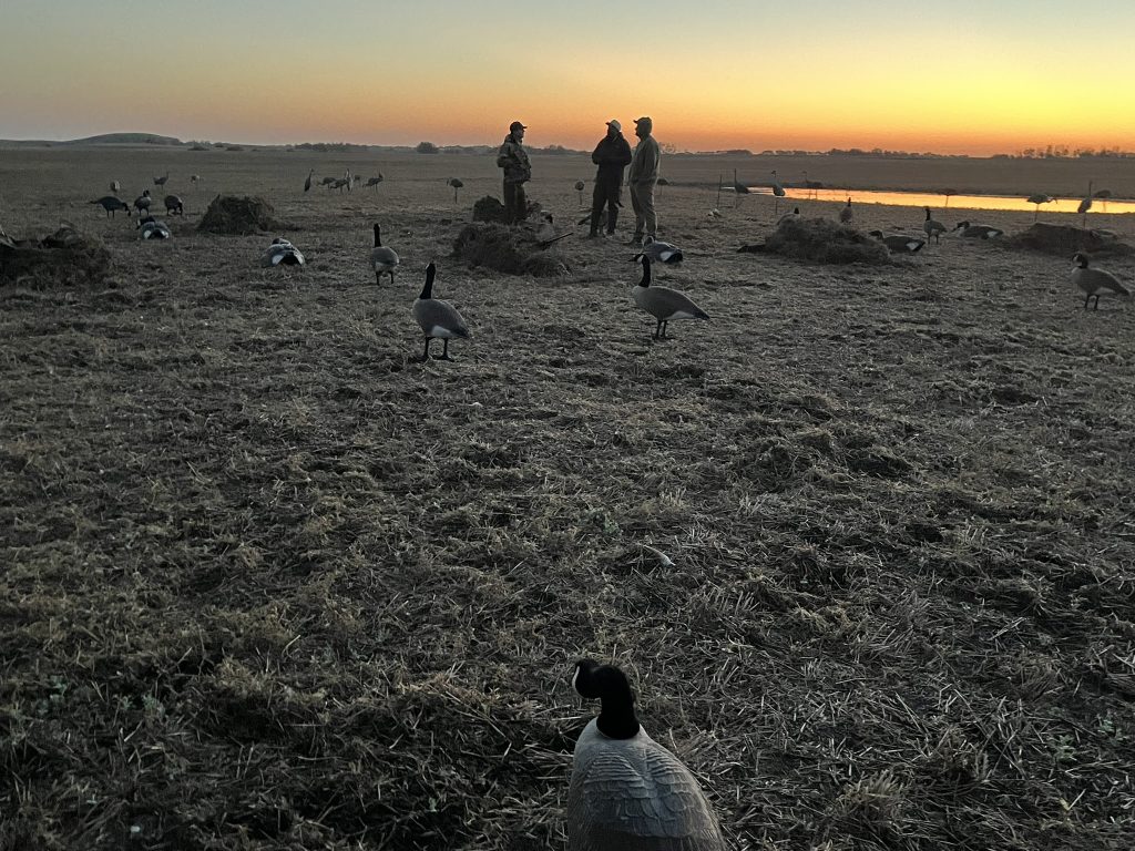 waterfowl-hunters-at-sunrise-4