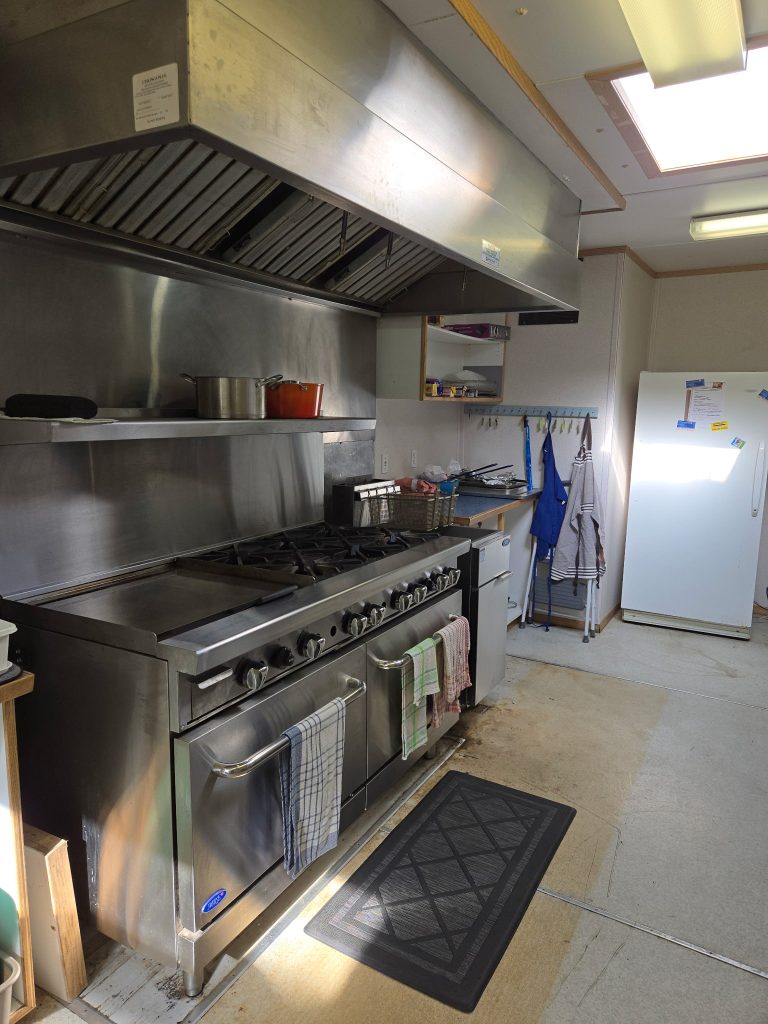 waterfowl-hunting-accommodations-honker-heaven-kitchen-6