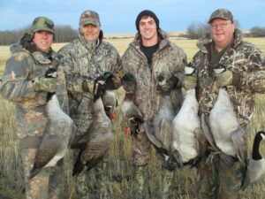 SK-waterfowl-hunting-honker-heaven-103