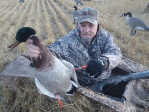 SK-waterfowl-hunting-honker-heaven-106